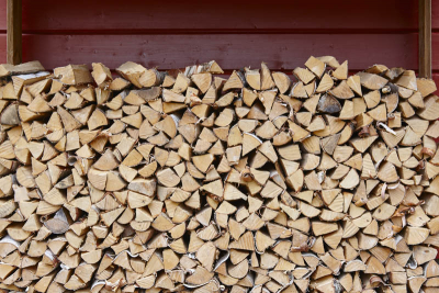 OBAVIJEST KORISNICIMA ZAJAMČENE MINIMALNE NAKNADE KOJI SE GRIJU NA DRVA - Isplata novčane naknade za tro&scaron;kove ogrjeva u 2022. godini